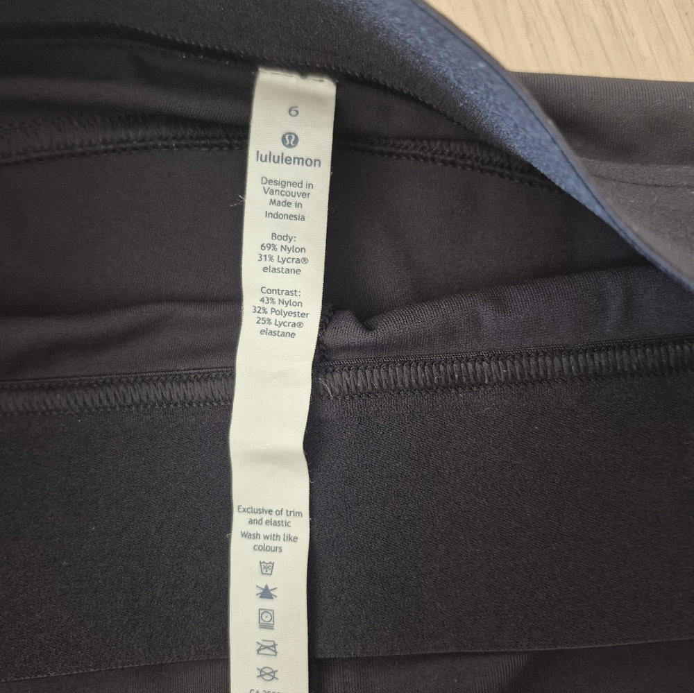 Women's Black and Gray Lulu pants size 6 - Picture 3 of 4